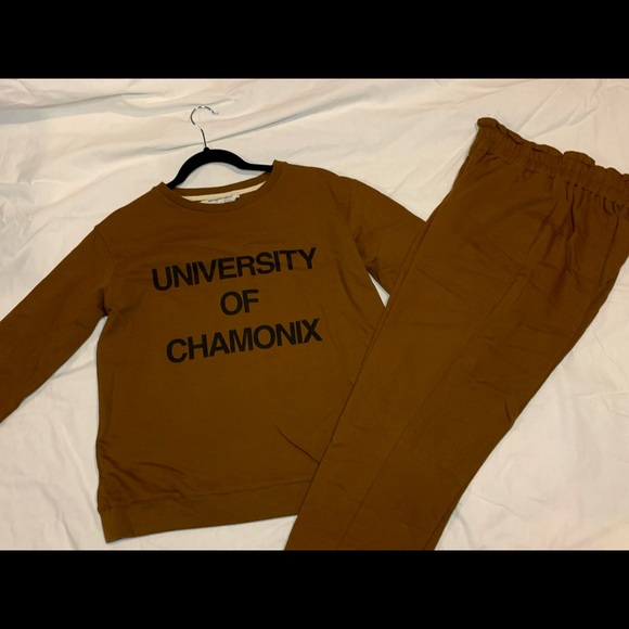 Bérangère Claire 2pc University of Chamonix sweatshirt + sweatpants - Picture 3 of 4